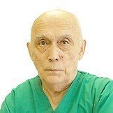Врач Айтаков Эдуард Недирбаевич