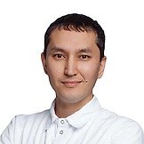 Врач Ахметкалиев Ренат Каиржанович