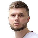 Врач Антонов Роман Германович