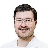 Врач Ашинов Эльдар Маратович