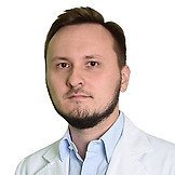 Врач Биккиняев Дамир Радикович