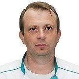 Врач Дикер Геннадий Михайлович