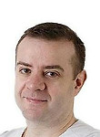 Врач Дороничев Роман Александрович