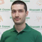 Врач Дзусов Аслан Артурович