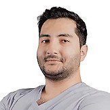 Врач Эллазов Роман Шукур оглы
