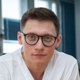 Врач Есаков Юрий Сергеевич