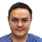 Врач Ешкулов Урмат Эрнисович