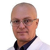 Врач Герюков Радмир Казимович