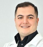 Врач Геворкян Андрей Романович