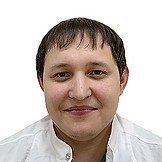 Врач Гиндуллин Артур Римович