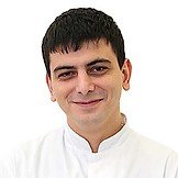 Врач Гусейханов Нариман Шарафутдинович