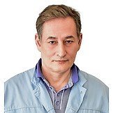 Врач Ильяев Борис Давидович