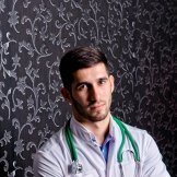 Врач Исаев Акроман Рамзанович