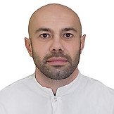 Врач Яндиев Аслан Мухамедович
