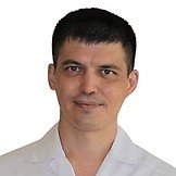 Врач Янгиров Искандер Вазирович