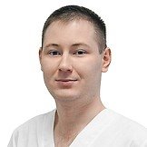 Врач Яников Александр Аркадьевич