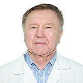 Врач Калашников Юрий Георгиевич