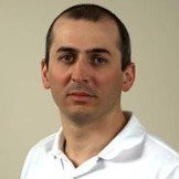 Врач Карабеков Денис Магомедович