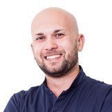 Врач Каримов Максим Александрович