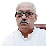 Врач Карлов Владимир Александрович