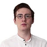 Врач Карпылаев Денис Олегович