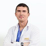 Врач Хохлов Максим Александрович
