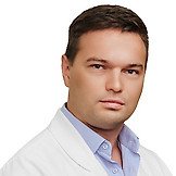 Врач Хвостов Денис Леонидович
