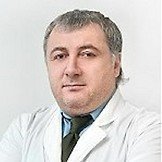 Врач Кучмезов Эльдар Хусейнович