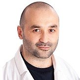 Врач Кумуков Эдуард Валериевич