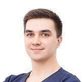 Врач Ли Марк Анатольевич