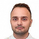 Врач Лопухов Роман Андреевич