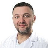 Врач Магомедов Дамир Магомедович 