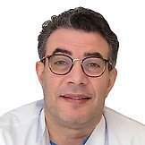 Врач Мансур Хассан Абдул Амирович