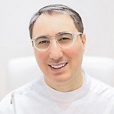 Врач Мазаев Артур Анварович