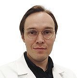 Врач Мельников Иван Валентинович