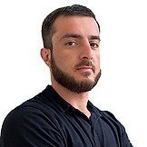 Врач Омаров Руслан Уллубиевич