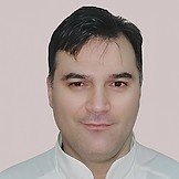 Врач Овезов Альберт Ибрагимович