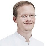 Врач Панов Георгий Александрович