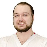 Врач Паринов Денис Андреевич