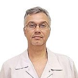 Врач Петров Дмитрий Алексеевич