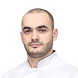 Врач Пхалагов Руслан Петрович