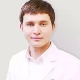 Врач Поповцев Максим Александрович