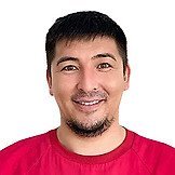 Врач Рскалиев Дамир Узакбаевич