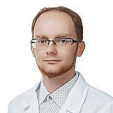 Врач Рыжов Роман Рамизович