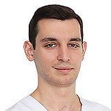 Врач Сахаров Эмиль Романович