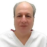 Врач Салем Рамин