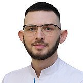 Врач Сапельников Александр Александрович
