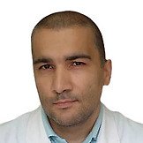 Врач Шамхалов Руслан Султанович