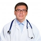 Врач Шарапов Артур Равкатович