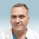 Врач Шутов Василий Викторович